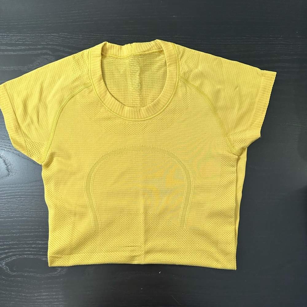 Lulu lemon swiftly tech short sleeve